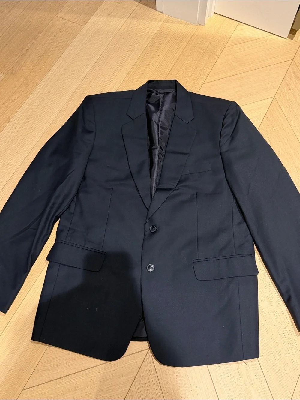 Custom Tailor-Made Men’s Navy Three-Piece Suit 40R–42R 35x30